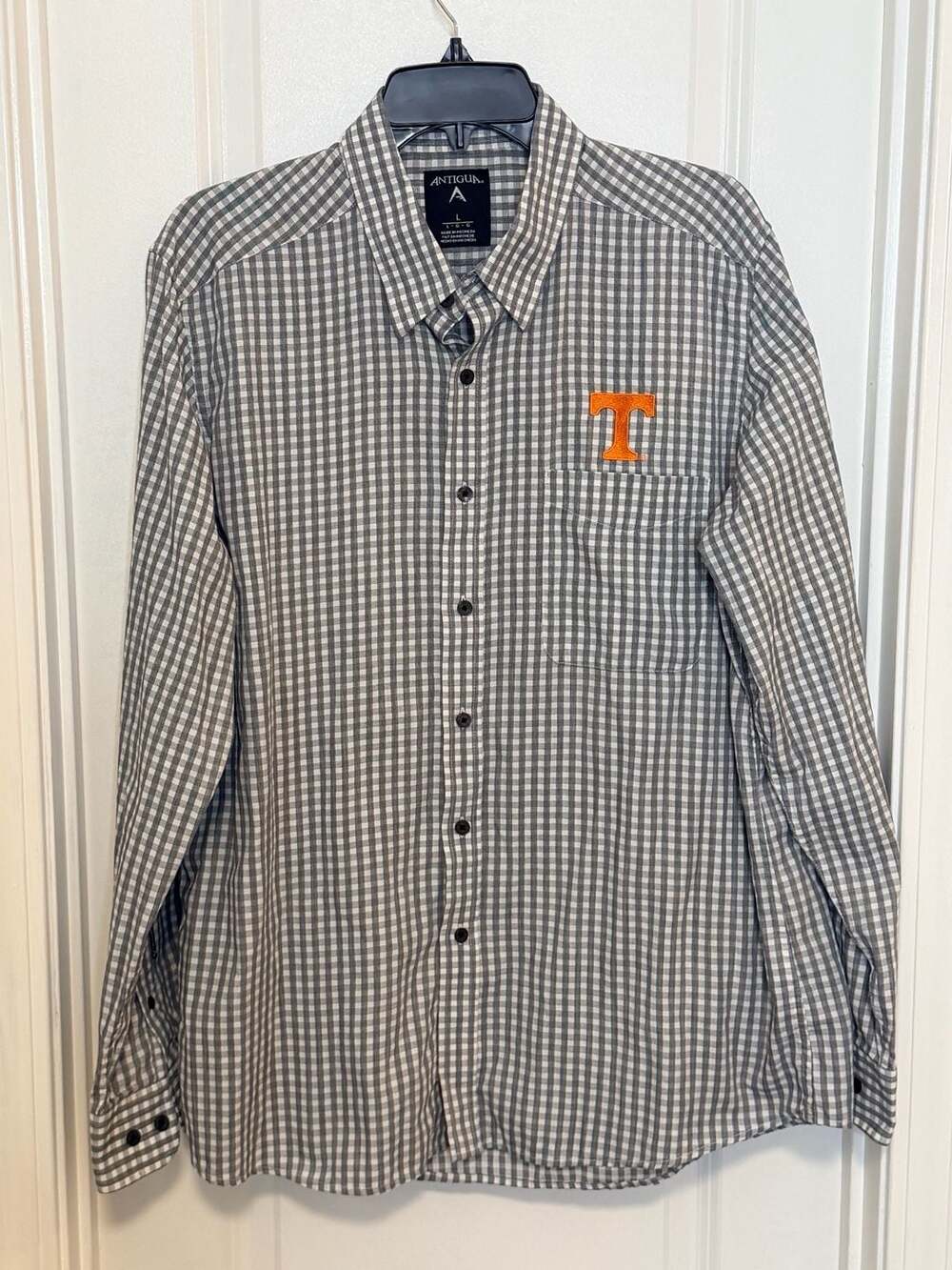 Antigua Gray Tennessee Volunteers Exposure Woven Long Sleeve Button-Up